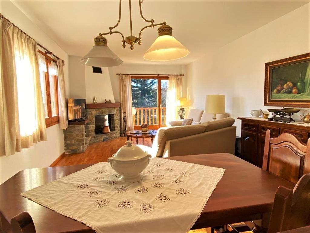 Amplio Apartamento En Puigcerda Bagian luar foto
